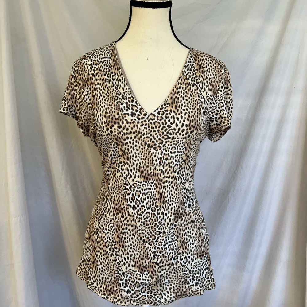leopard print v-neck
